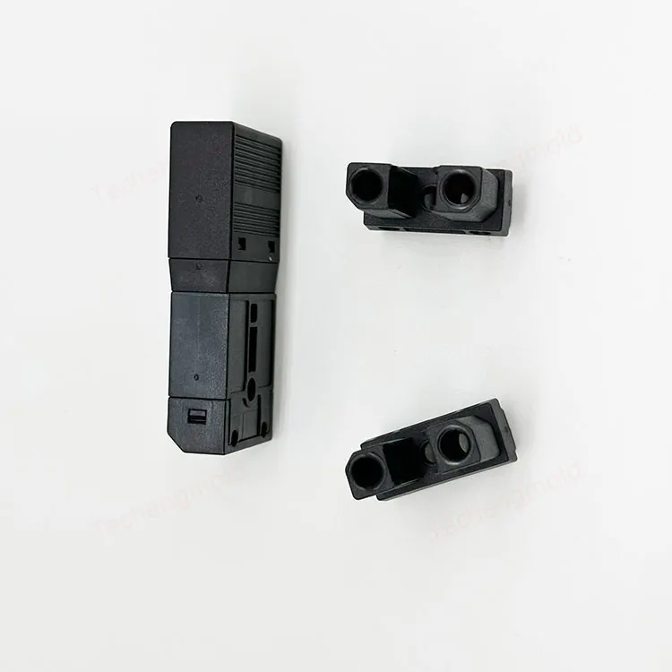 特诚科技精密工程塑料注塑件实拍